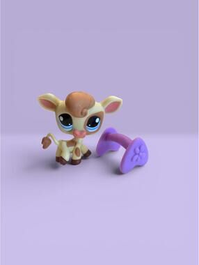 Littlest Pet Shop LPS Cow #970 with Fence Accessory